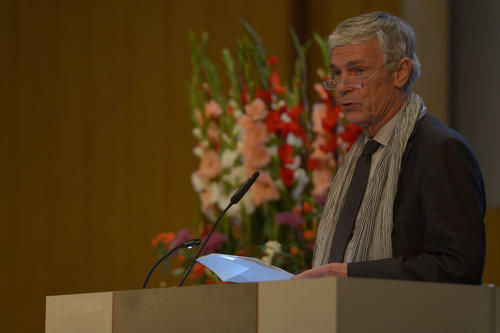 Knut Nevermann, Staatssekretär in der Berliner Senatsverwaltung für Bildung, Wissenschaft und Forschung, überbrachte die Glückwünsche des Regierenden Bürgermeisters Klaus Wowereit.