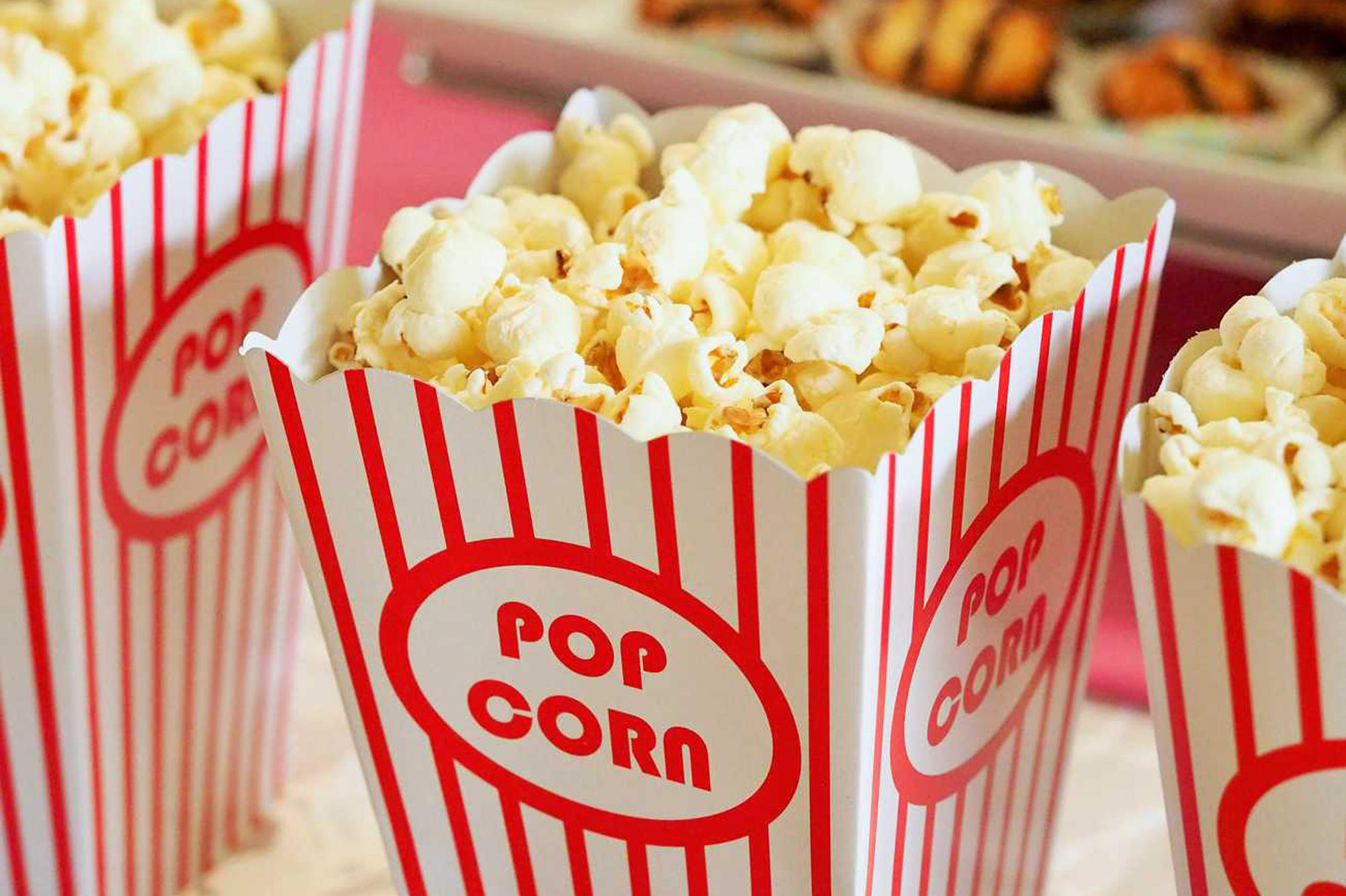 Beim Filmegucken ist Popcorn ewiger Favorit. Welcher der Kurzfilme von Studierenden und Mitarbeitern der Freien Universität den Publikumspreis gewinnt, entscheiden Sie.