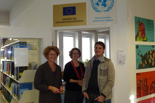 Das Team des Dokumentationszentrums UN-EU: Sabine Hertel, Bettina Palm und Michael Franke.