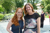Ernährungswissenschaftlerin Lena Martin (links) und Tierärztin Carolin Krämer (rechts) haben ihre erste berufliche Station nach der Promotion ... Ernährungswissenschaftlerin Lena Martin (links) und Tierärztin Carolin Krämer (rechts) haben ihre erste berufliche Station nach der Promotion bereits gewählt: Forschung und Tierarztpraxis