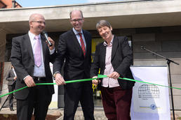Opening of the seed bank: German Federal Environment Minister Dr. Barbara Hendricks (right) with the director of the Botanic Garden, Dr. Thomas Borsch, Professor (left), and the president of Freie Universität Berlin, Dr. Peter-André Alt, Professor