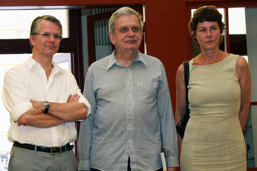 Tomas Venclova (mitte), Durs Grünbein (links) und Claudia Sinnig (rechts) haben seine Gedichte abwechselnd übersetzt