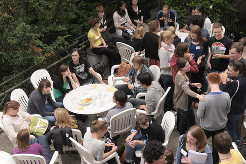 Im Clubhaus der Freien Universität Berlin trafen in der vergangenen Woche Studierende zusammen, die über ein Direktaustauschprogramm der Freien Universität ins Ausland gehen oder daher kommen.