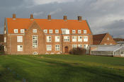 The older brick building on Albrecht-Thaer-Weg 6 houses Applied Genetics.