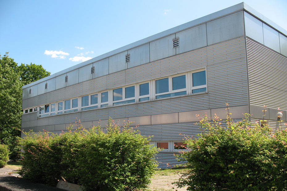 The Institute of Veterinary Biochemistry is located on the Düppel campus at Oertzenweg 19b, Building 12.