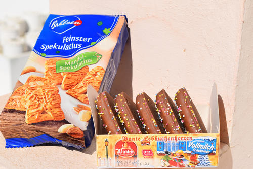 Some German Christmas cookies were sold in the supermarkets in Oman.