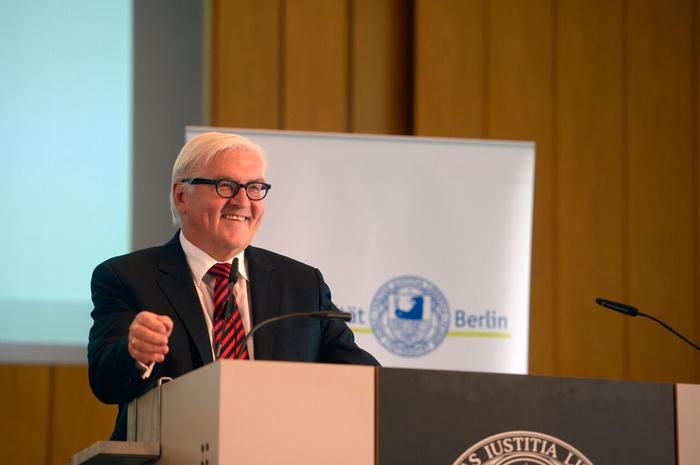 „Keine mentalen Grenzen hochziehen“: Frank-Walter Steinmeier warb im vollbesetzten Audimax beim Thema Flüchtlinge für Offenheit gegenüber Veränderungen.