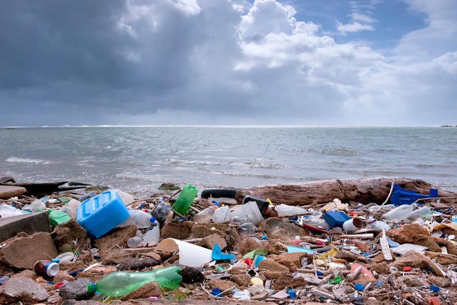 Riesige Müllmengen treiben als "Müllinseln" auf den Weltmeeren.