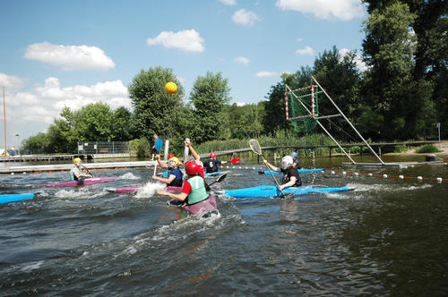 Ein Programmschwerpunkt des Hochschulsports an der Freien Universität ist von April bis Oktober der Wassersport.