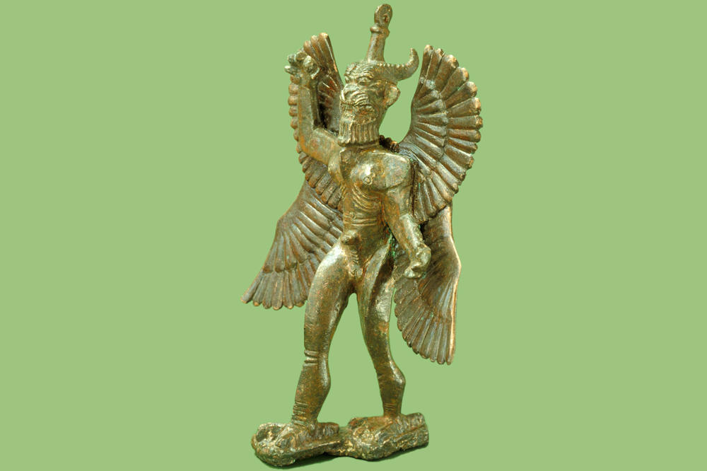 Der babylonische Dämon Pazuzu als Bronze-Statuette aus dem 7. Jh. v. Chr. Die häufig in Häusern aufgestellte Figur des Dämons, der eigentlich Unheil bringt, sollte durch Beschwörung Krankheiten abwenden.