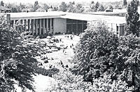 Blick auf den ersten Neubau der Freien Universität, den Henry-Ford-Bau.