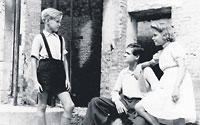 „Deutschland im Jahre Null“. Der italienische Regisseur Roberto Rossellini beleuchtete in seiner 1948 inszenierten Tragödie den moralischen Verfall in Deutschland durch den Zweiten Weltkrieg.