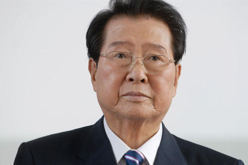 Dr. Kim Dae-jung was the eighth President of the Republic of Korea from 1998 to 2003.