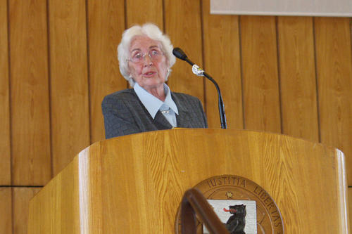 Hildegard Hamm-Brücher sprach auf der Immatrikulationsfeier.