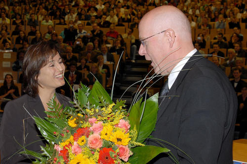Sandra Maischberger und Universitätspräsident Dieter Lenzen.