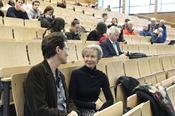 Ursula-Friederike Habenicht studierte, promovierte und habilitierte an der Freien Universität. Nach langjähriger Tätigkeit bei Schering und Bayer in der Forschung für Women’s Healthcare arbeitet sie nun im Vorstand der Einstein Stiftung Berlin.