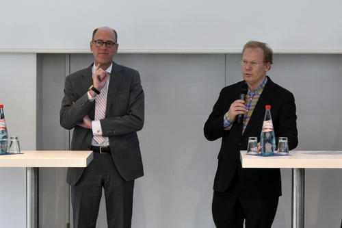 Universitätspräsident Peter-André Alt (links) im Gespräch mit dem Herausgeber des Tagesspiegels Sebastian Turner