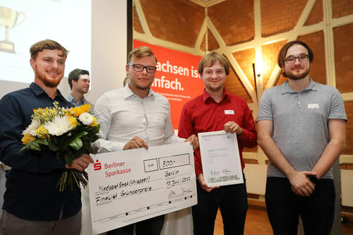 Die beiden anderen Finalisten, Whispeer und...