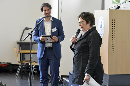In ihrer Ansprache hob Brigitte Zypries die Bedeutung einer nachhaltiger Innovation in der Chemie hervor.