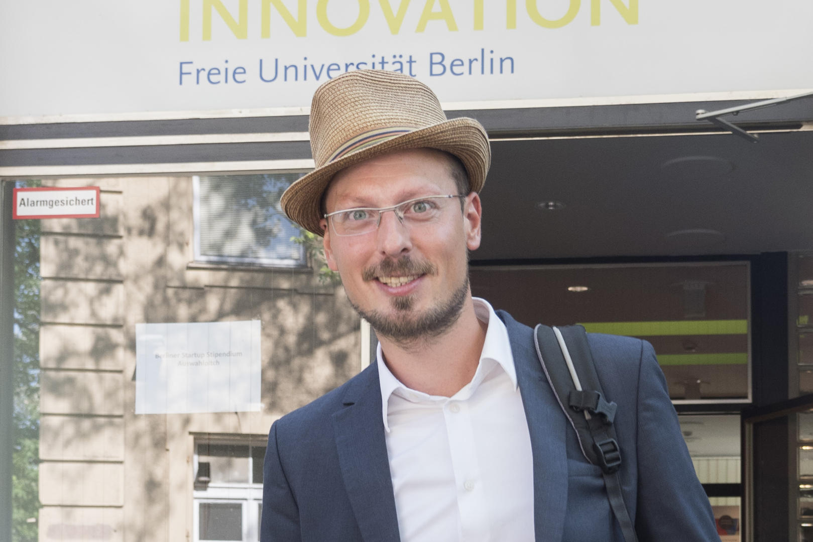 Simon Becker ist Mitgründer von Afara, Afara Academic Publishing, einer Plattform zur Publikation empirischer Forschung aus Afrika.