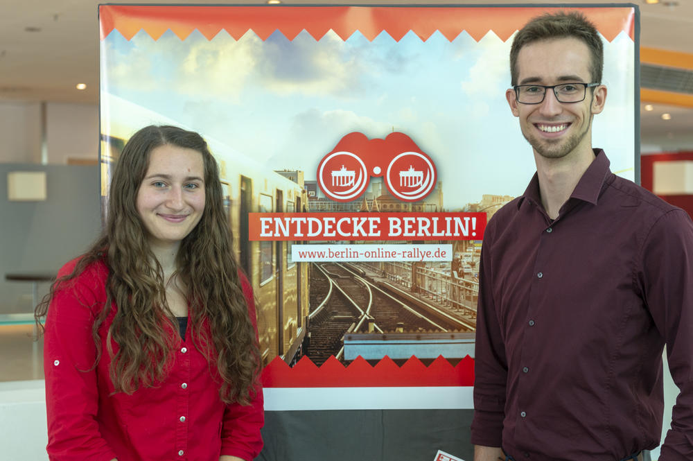 Isabella Willeke und Jannis Wolff entwickelten eine digitale Schnitzeljagd durch Berlin