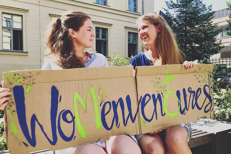 Noch gründen Frauen seltener als Männer. Janina Sundermeier (rechts) und Marie Matthes (links) luden deshalb vor allem weibliche Gründerinnen als Coaches zu ihrem Entrepreneurship-Kurs ein.