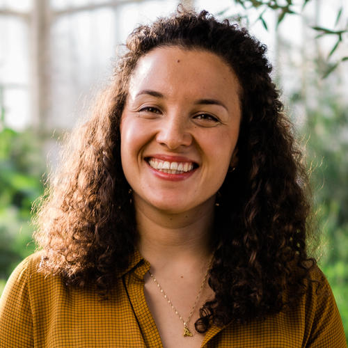 Johanna Fröhlich Zapata ist Medizinanthropologin an der Universität von Granada und Heilpraktikerin für Psychotherapie.