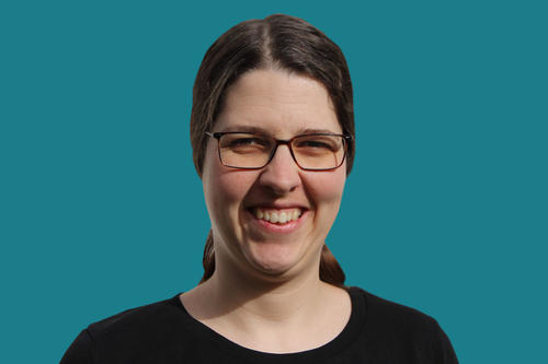 Vor ihrem Psychologie-Studium an der Freien Universität hat die Gründerin Janina Krassa lange als Kinderkrankenschwester auf der kinderonkologischen Station der Charité-Universitätsmedizin Berlin gearbeitet.