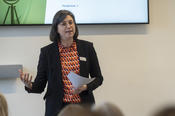 Prof. Dr. Anja Kirsch vom Management Department am Fachbereich Wirtschaftswissenschaft.