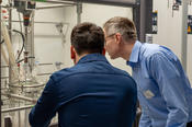 Das Scale-up-Lab bietet die Infrastruktur, um wissenschaftliche Entwicklungen schneller in reale Produkte und Verfahren zu überführen.