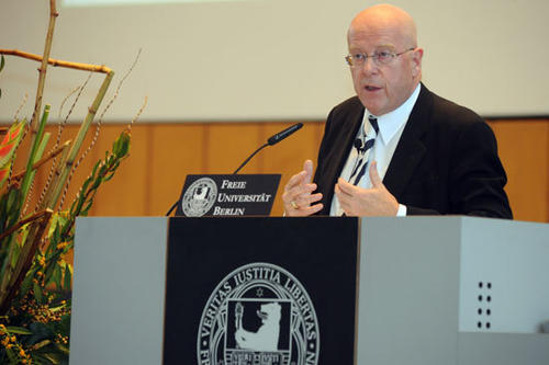 Begrüßung durch den Präsidenten der Freien Universität Univ.-Prof. Dr. Dieter Lenzen