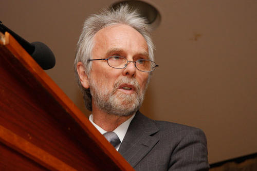 Prof. Dr. Winfried Fluck, Direktor der Graduate School am John-F.-Kennedy-Institut, begrüßte die Gäste zur feierlichen Inauguration des zweiten Doktorandenjahrgangs an der Graduate School