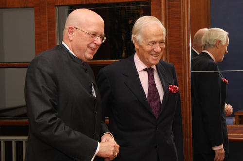 Antonio Puri Purini, italienischer Botschafter in Berlin (rechts) und Prof. Dr. Dieter Lenzen, Präsident der Freien Universität