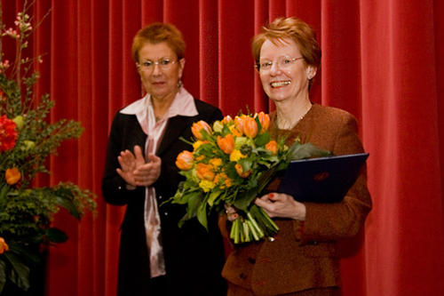 Dr. Hanna Beate Schöpp-Schilling erhält den Margherita-von-Brentano-Preis 2008, Die Vizepräsidentin Prof. Christine Keitel-Kreidt übergab den mit 11.000 Euro dotierten Preis.