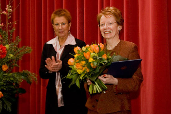 Dr. Hanna Beate Schöpp-Schilling erhält den Margherita-von-Brentano-Preis 2008, Die Vizepräsidentin Prof. Christine Keitel-Kreidt übergab den mit 11.000 Euro dotierten Preis.