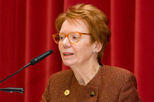 Dr. Hanna Beate Schöpp-Schilling blickte in ihrer Rede auf ihren langjährigen Einsatz für die Gleichberechtigung der Frauen zurück