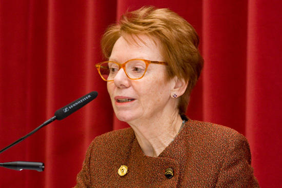Dr. Hanna Beate Schöpp-Schilling blickte in ihrer Rede auf ihren langjährigen Einsatz für die Gleichberechtigung der Frauen zurück