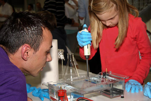 Experimente für Kinder am Institut für Chemie und Biochemie