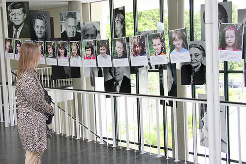 Galerie der Schüler der Paul-Klee-Grundschule, die ihre Werke im Henry-Ford-Bau ausstellten