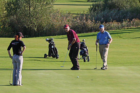 Eisen und Putter in Aktion auf den Fairways und Grüns der Anlage des Märkischen Golfclub Potsdam