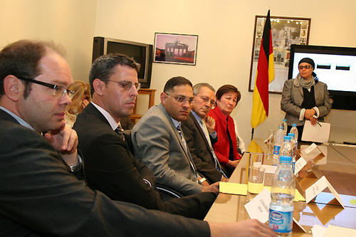 Dr. C. Hülshörster, DAAD Kairo, Dr. F. Kohstall, Außenstelle Kairo d. Freien Universität, Dr. M. G. Abou Ali, Ministerium f. Hochschulbildung u. Forschung, H.E. M. Bock, Dt. Botschafter in Kairo, Dr. D. Rüland, CIC
