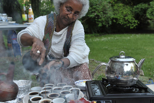 Lernen mit allen Sinnen: Am Seminar für Semitistik und Arabistik wurde den Besuchern Kaffee nach äthiopischer Art kredenzt