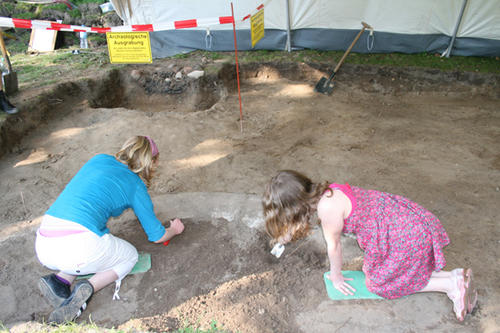Surprise, surprise: Kinder entdecken bei der Langen Nacht der Wissenschaften eine historische Brunnenanlage