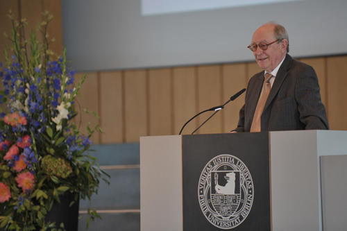 Prof. Hans-Uwe Erichsen, Vorsitzender des Kuratoriums, begrüßte die Gäste im Henry-Ford-Bau