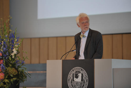 Prof. Jürgen Zöllner, Senator für Bildung, Wissenschaft und Forschung, wünschte dem neuen Präsidenten „auch aus egoistischen Gründen“ viel Erfolg
