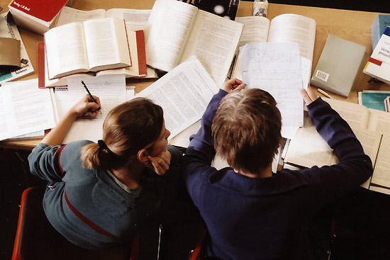 Das Bibliographieren von Hand gehört dank moderner Literaturverwaltungssoftware der Vergangenheit an.