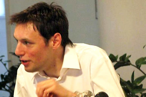 Peter Maurer ist seit 2008 Wissenschaftlicher Mitarbeiter am Institut für Publizistik und Kommunikationswissenschaft