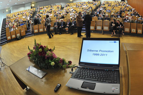 Wiedersehen nach einem Vierteljahrhundert: Seit 2006 lädt die Freie Universität zur Feier der Silbernen Promotion ein.