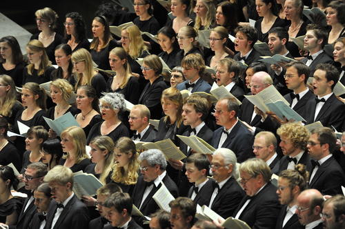 Chorsinfonische Werke sind fester Bestandteil des Collegium Musicum. Zum Abschiedskonzert wählte Manfred Fabricius das „Schicksalslied“ und „Nänie“ von Johannes Brahms.