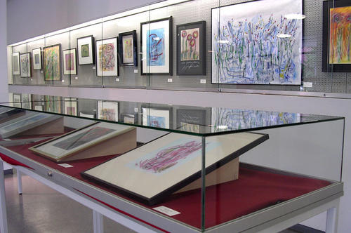 Bildende Kunst und Schriftstellerei in Verbindung: Bilderausstellung in der Universitätsbibliothek der Freien Universität
